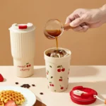 ⁦كوب قهوة بلاستيكي⁩ - الصورة ⁦3⁩